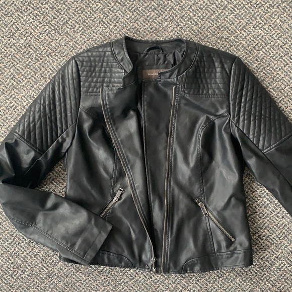 Leather jacket - Picture 1 of 5